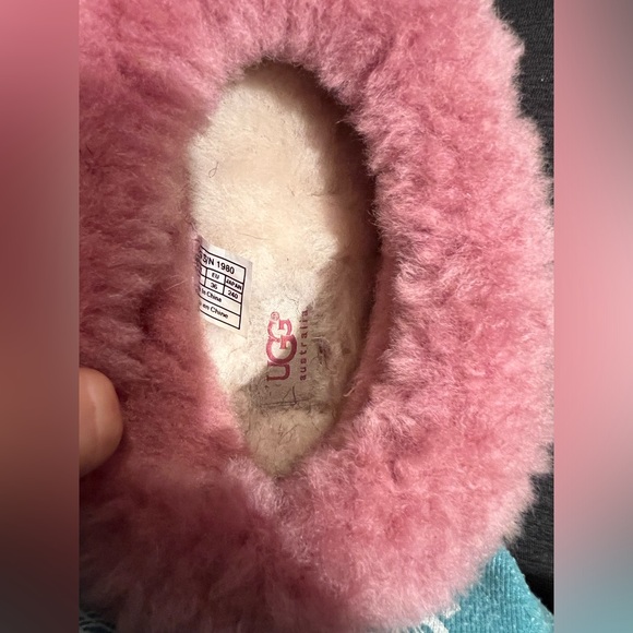 UGG Rylan Fuchsia Pink Suede Slippers Sheepskin Rubber Soles Size 6 (36) Womens - Picture 3 of 6